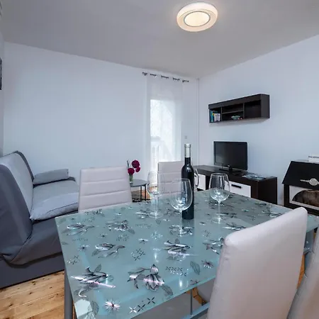 Apartment Gorgeous In