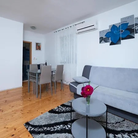 2 Bedroom Lovely In Pula