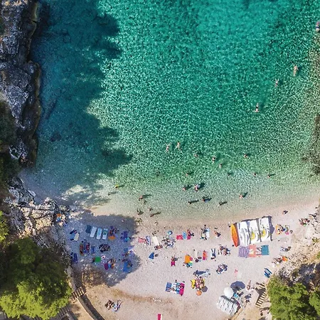 2 Bedroom Lovely In *