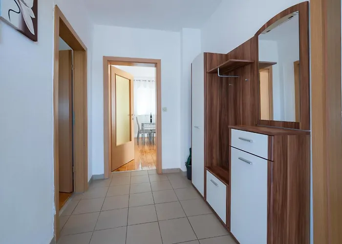 Διαμέρισμα 2 Bedroom Lovely In