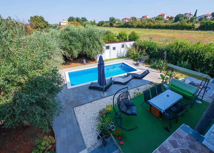 Διαμέρισμα 2 Bedroom Lovely In