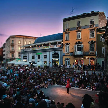 2 Bedroom Lovely In Appartamento