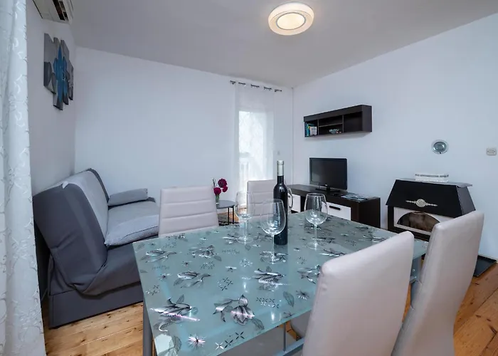 아파트 2 Bedroom Lovely In